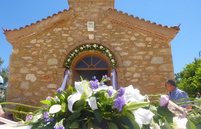γιρλάντα λουλουδιών (αψίδα), ΣΤΟΛΙΣΜΟΣ ΓΑΜΟΥ ΣΤΗ ΣΤΑΜΑΤΑ, WEDDING GREECE, MARIAGE GREECE