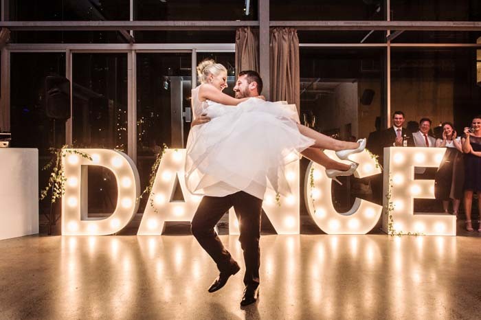 Φωτιζόμενα γράμματα για γάμο - DANCE